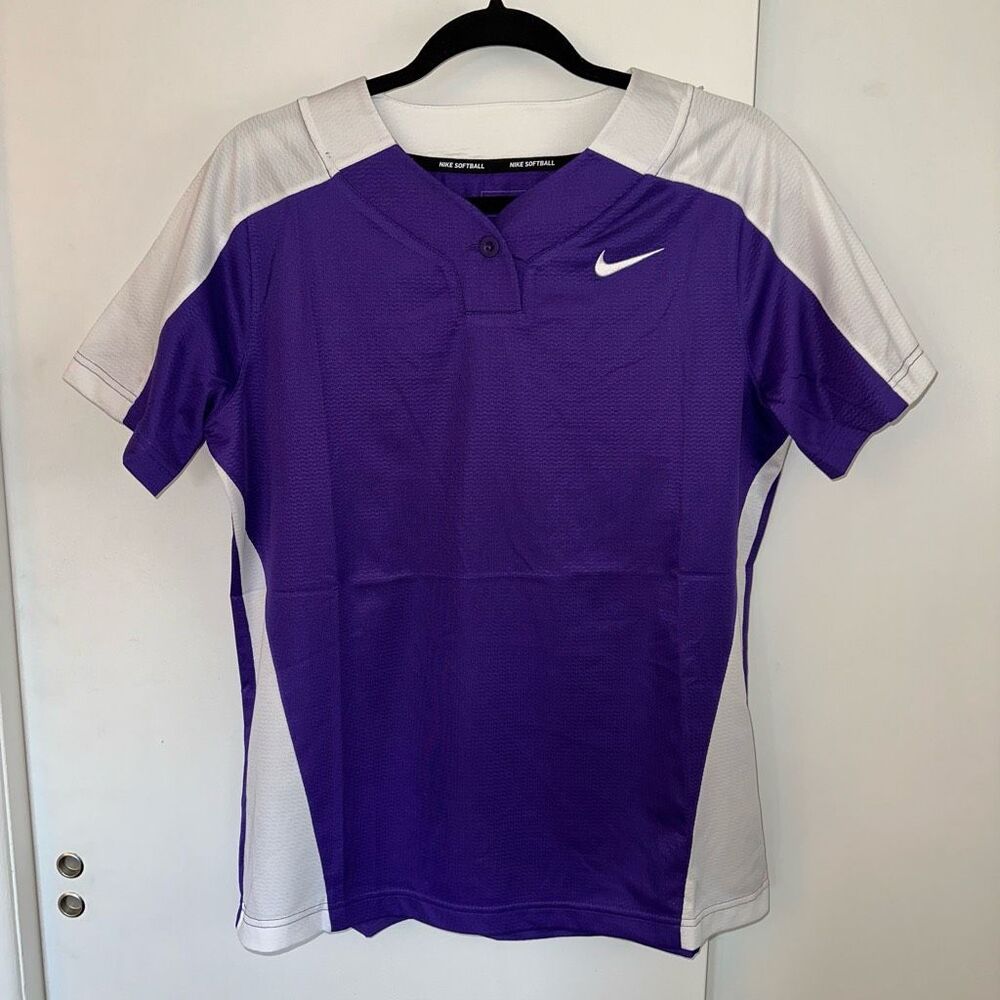 Nike Women’s Softball Training Shirt Purple White Quarter Button Medium NWT